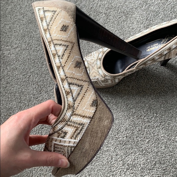 Donald J Pliner beaded platform heels - Picture 2 of 4